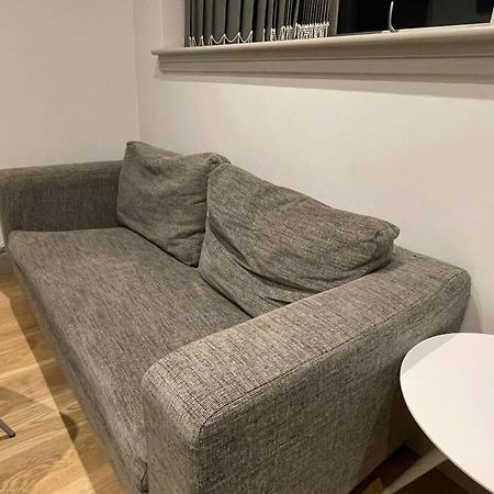 Monthly Stays 1Bed Serviced Studio Apartment Free Wifi & Netflix Whitechapel London Perfect For Solo & Coupled Guests Екстериор снимка